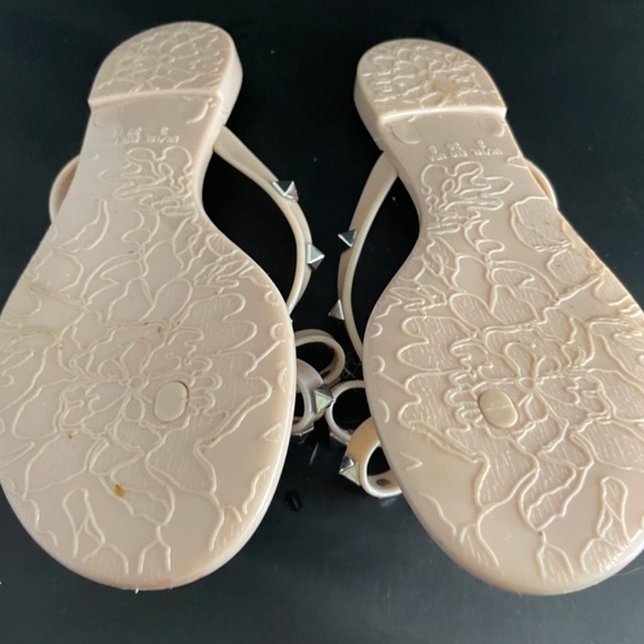 Weeboo Women's Size 5 Flats Cream Color Rubber and Rhinestones - Picture 5 of 6